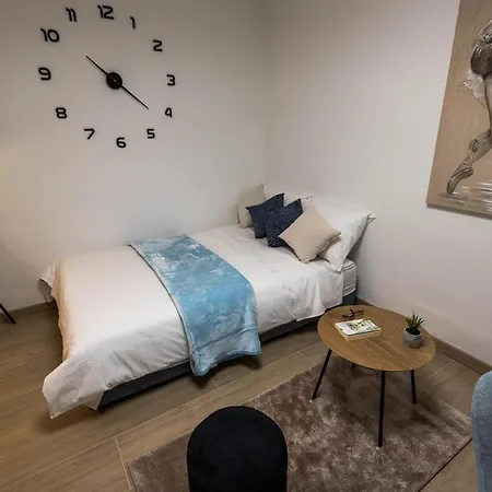 Apartment N & D *